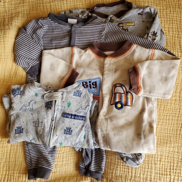 Other - 4 footies 3 months